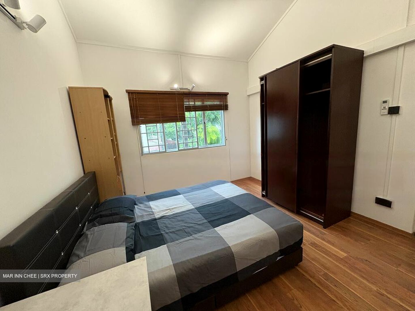 Sennett Estate (D13), Terrace #444234231